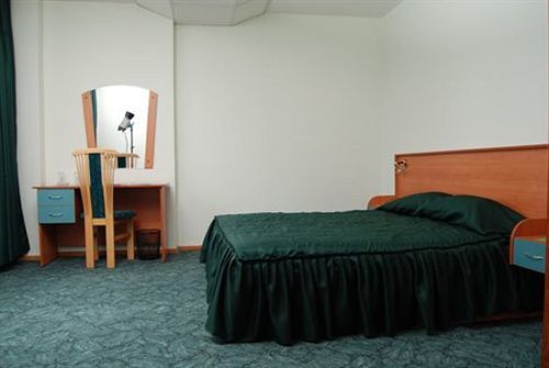 Elbrus Hotel Pazardzhik Bagian luar foto
