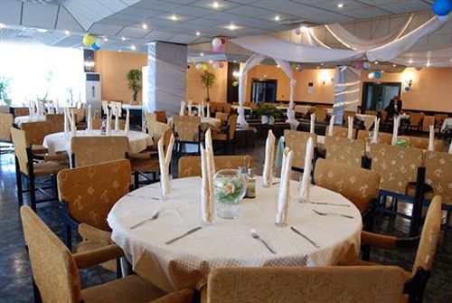 Elbrus Hotel Pazardzhik Bagian luar foto