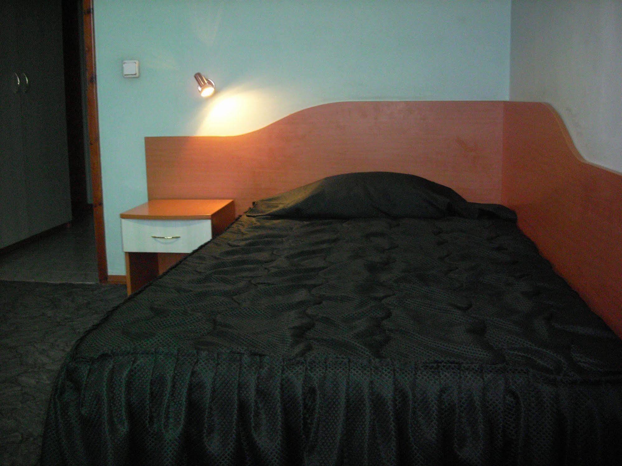 Elbrus Hotel Pazardzhik Bagian luar foto